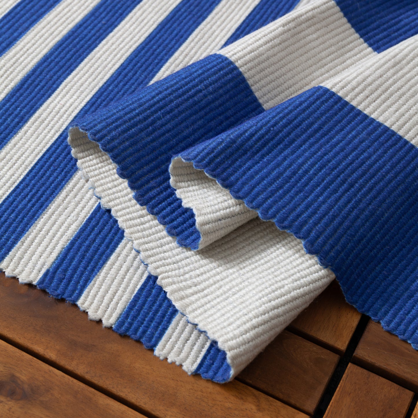 Blue/ White Deck Stripe Printed Indoor/Outdoor Rug 120 x 170cm