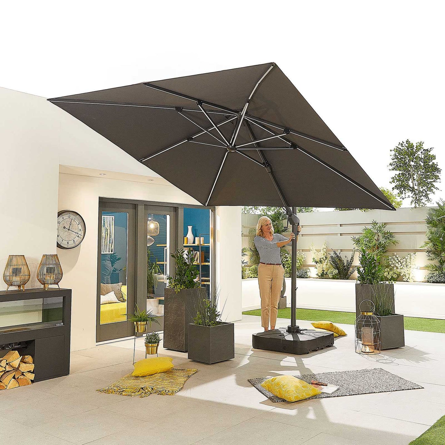 Nova - Cantilever Parasol Base, Sand & Water Fillable, 100 Litre