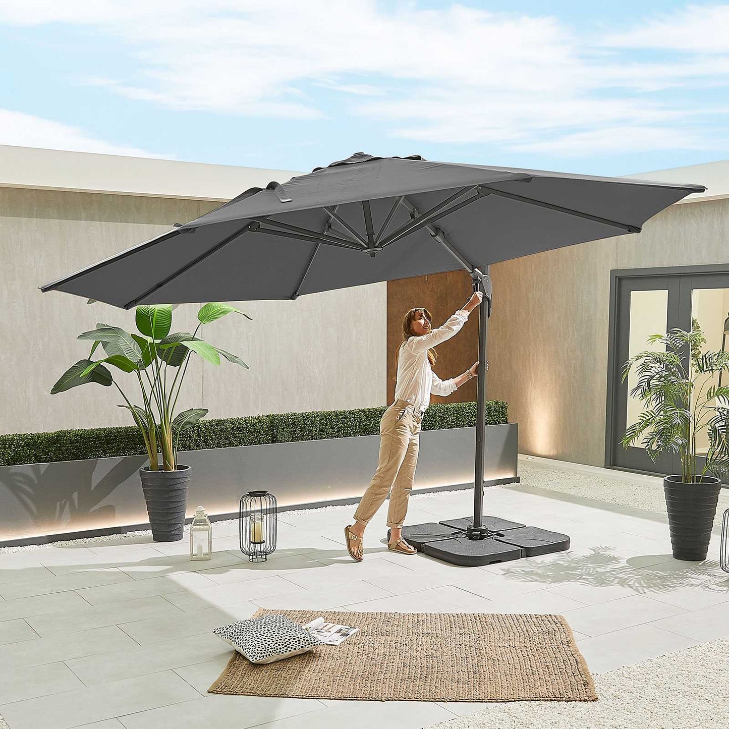 Nova - Genesis Grey Frame Cantilever Parasol, 3.5m Round