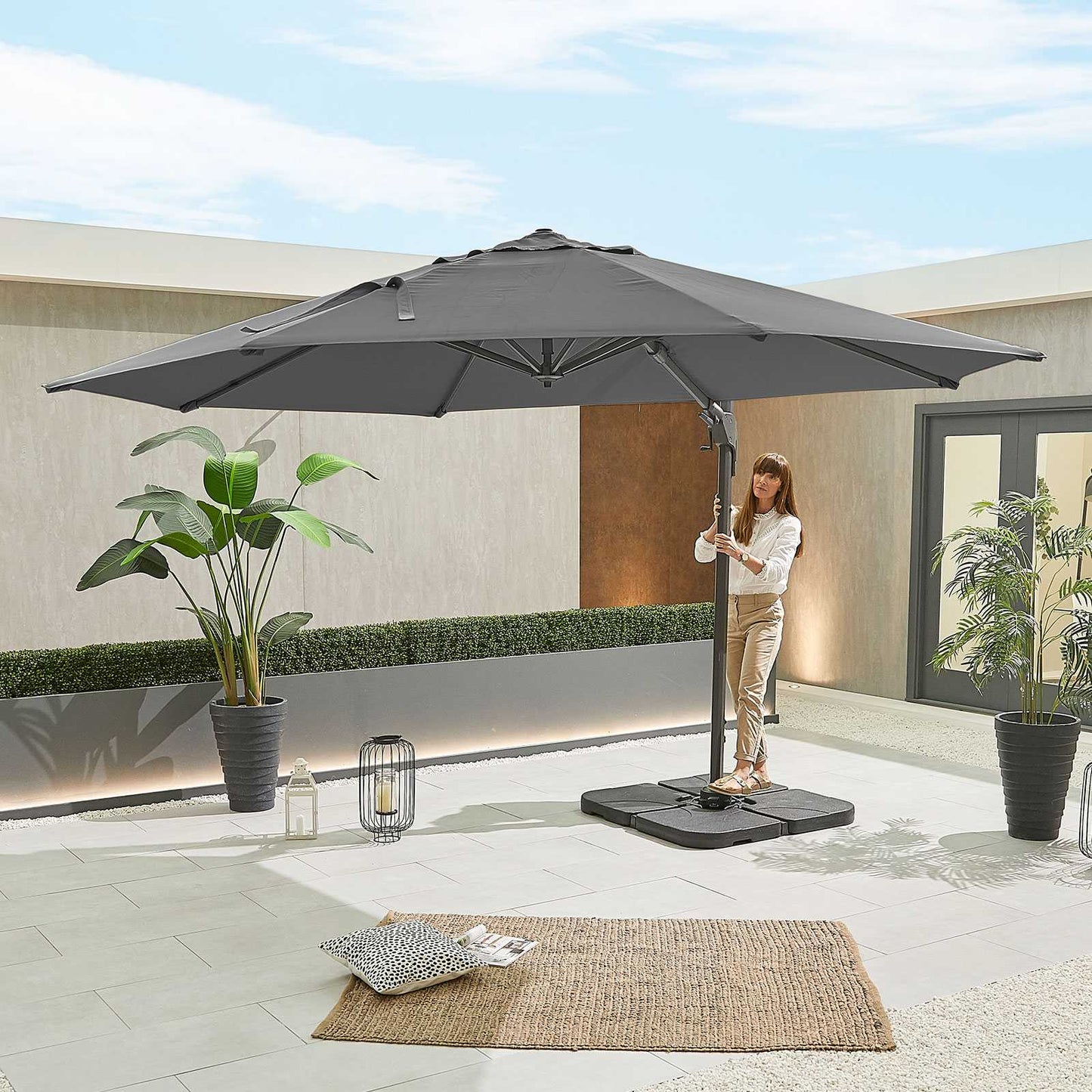 Nova - Genesis Grey Frame Cantilever Parasol, 3.5m Round