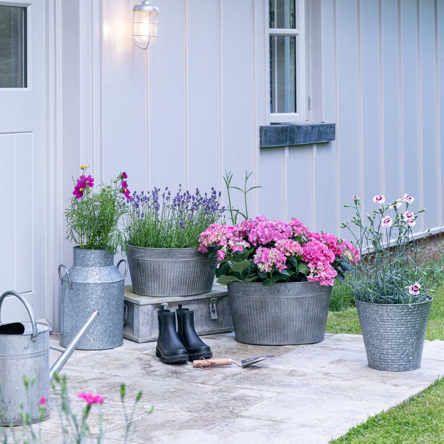 Outdoor Galvanised Trough, Medium